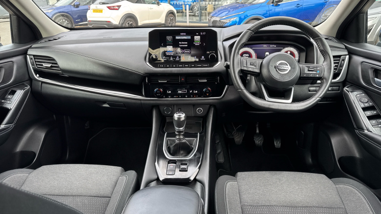 Nissan Qashqai 1.3 DiG-T MH Premiere Edition 5dr Petrol Hatchback